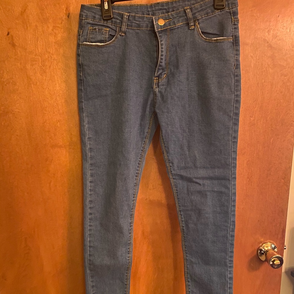 Ankle length jeans with hem detail size L